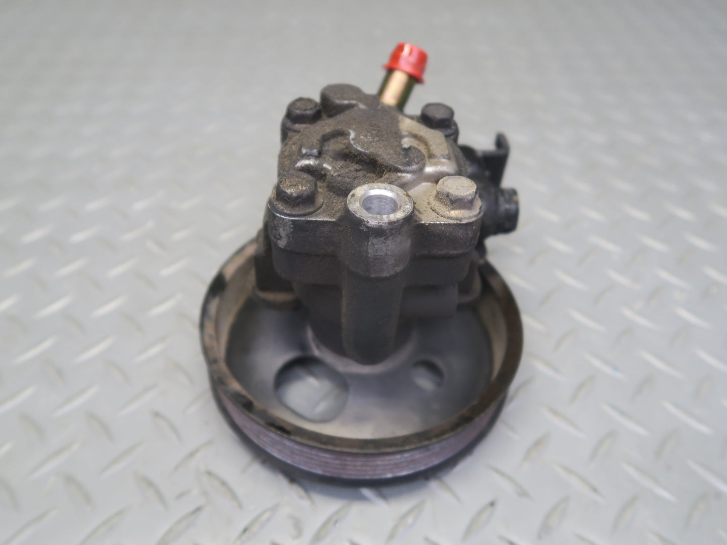 95-97 Nissan Gloria HY33 3.0L Power Steering Pump w Pulley 60K Miles OEM