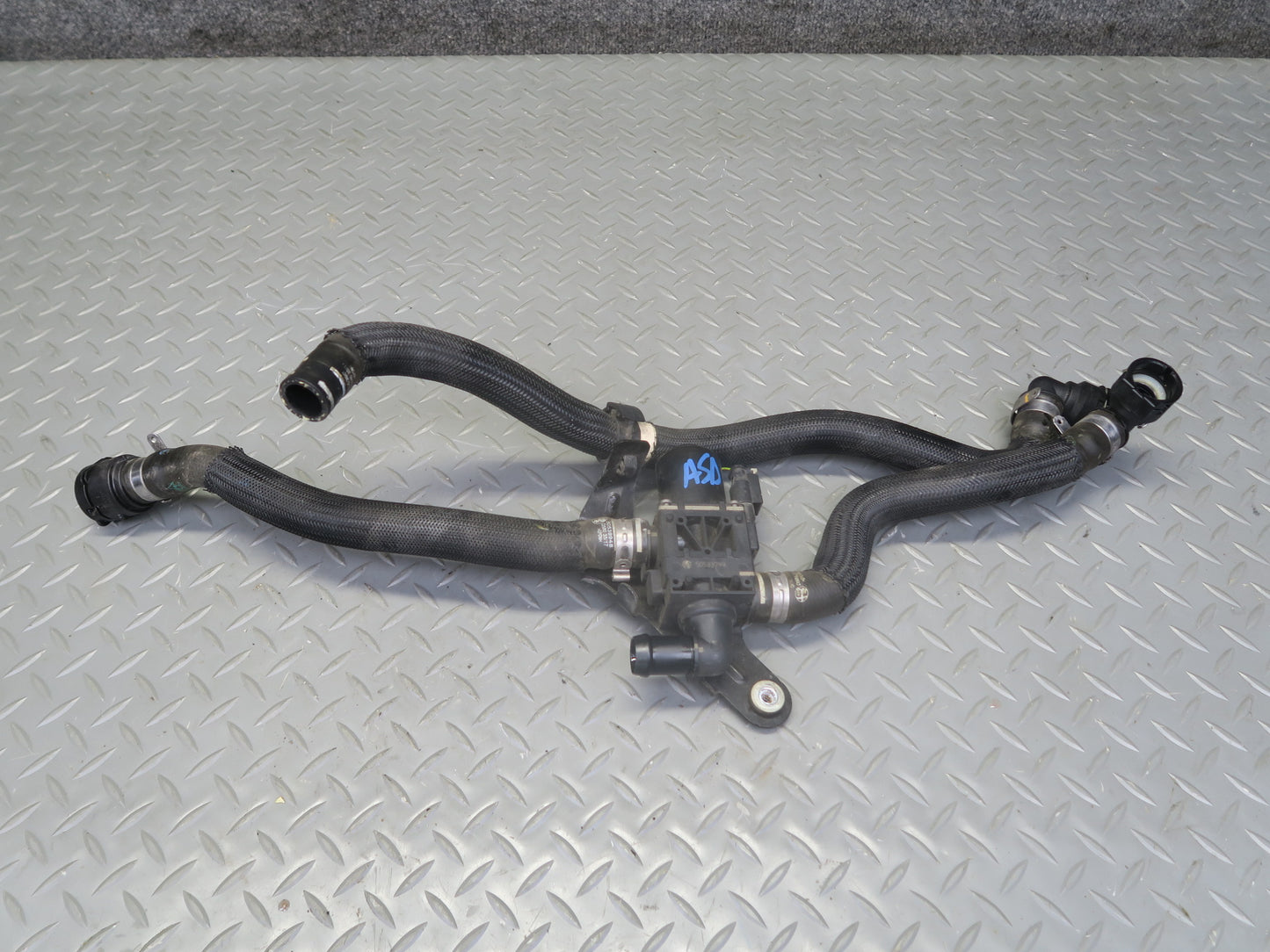 2017-2023 Alfa Romeo Stelvio 2.0L Coolant Hvac Heater Control Valve W/ Hoses