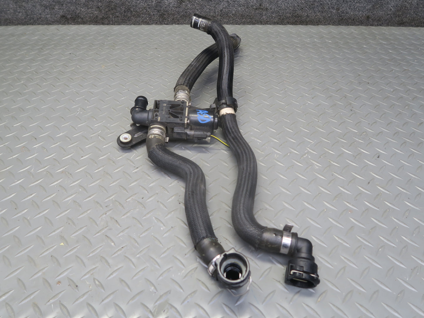 2017-2023 Alfa Romeo Stelvio 2.0L Coolant Hvac Heater Control Valve W/ Hoses