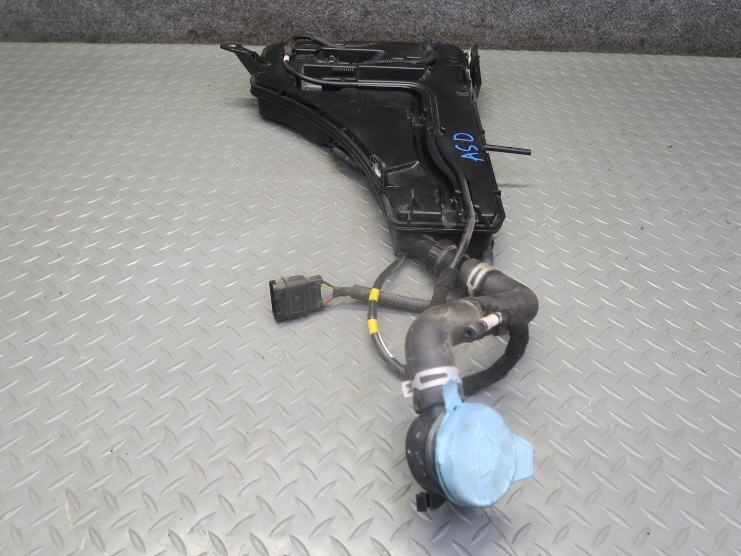 2017-2023 Alfa Romeo Stelvio Windshield Washer Reservoir Bottle Tank