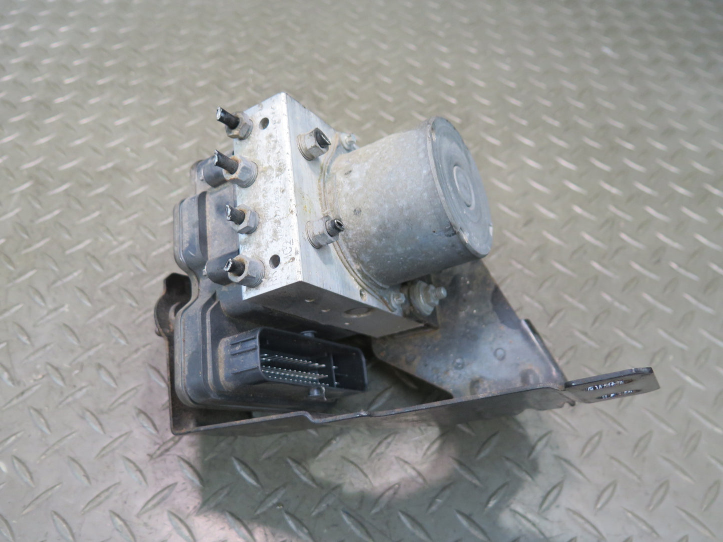 2017-2020 Maserati Levante M161 Anti Lock Brake ABS Pump Module 6700352860
