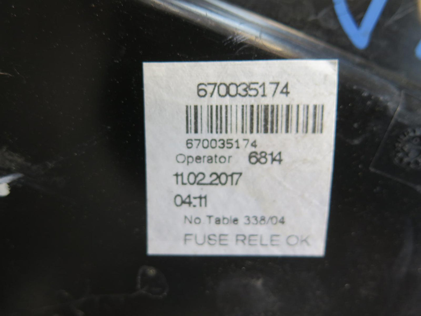2017-2020 Maserati Levante M161 Engine Bay Fuse Relay Box 670035174