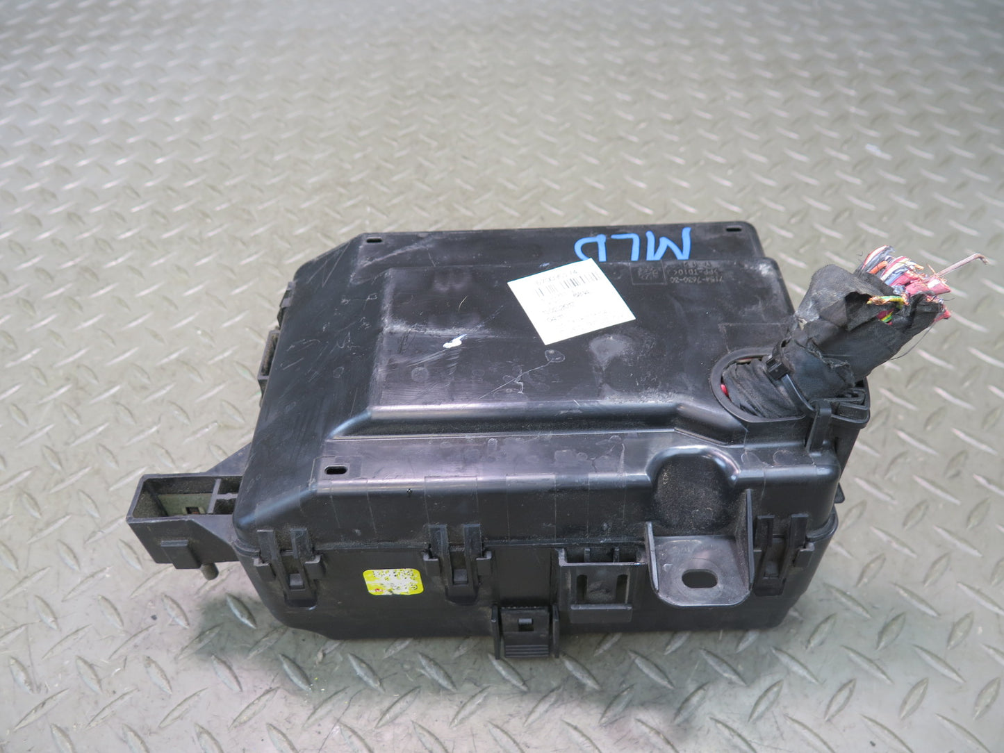 2017-2020 Maserati Levante M161 Engine Bay Fuse Relay Box 670035174