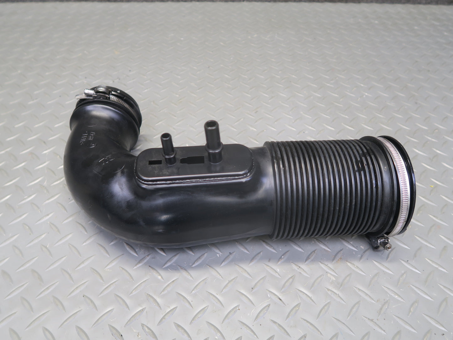 2017-2023 Alfa Romeo Stelvio 2.0L Engine Air Intake Duct Pipe Tube Hose