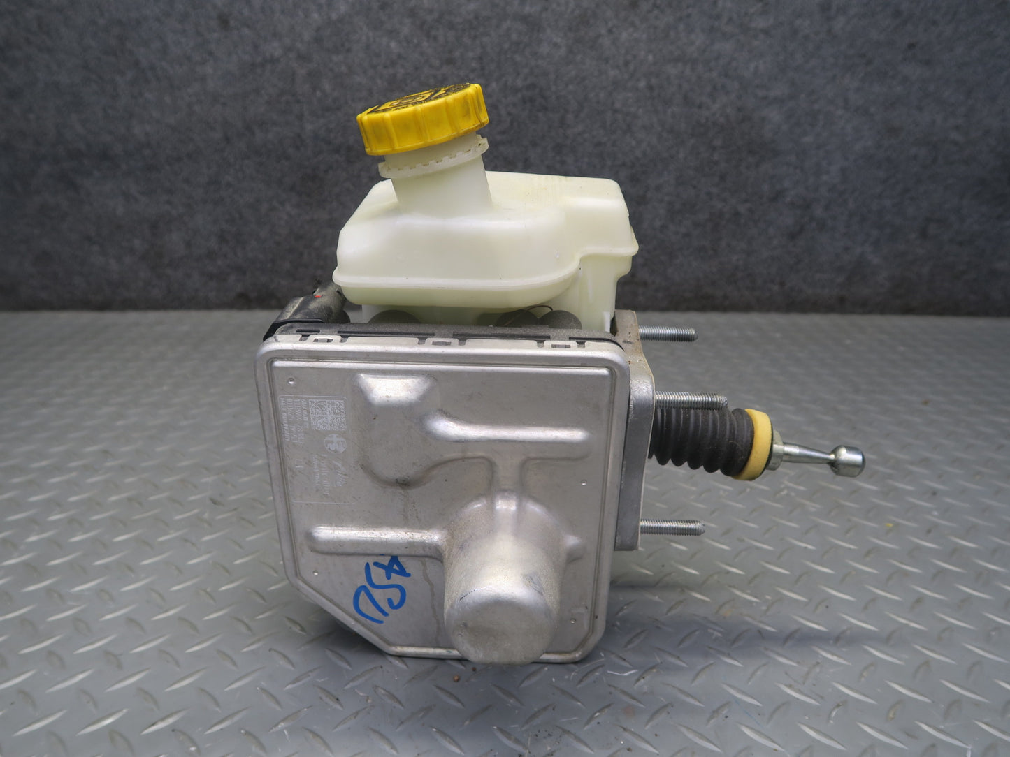 2017-2023 Alfa Romeo Stelvio AWD Anti Lock Brake ABS Pump Module W/ Reservoir