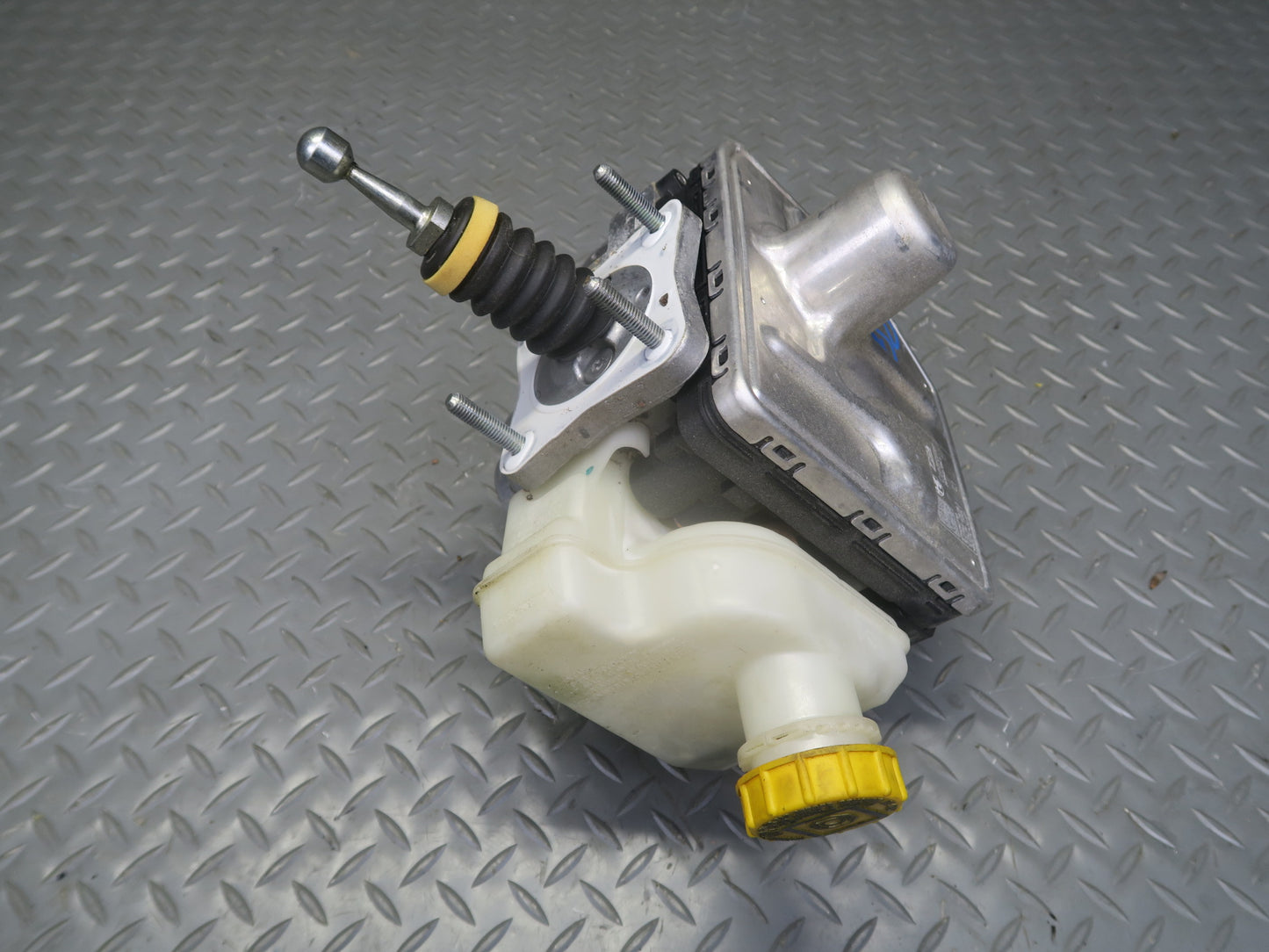 2017-2023 Alfa Romeo Stelvio AWD Anti Lock Brake ABS Pump Module W/ Reservoir