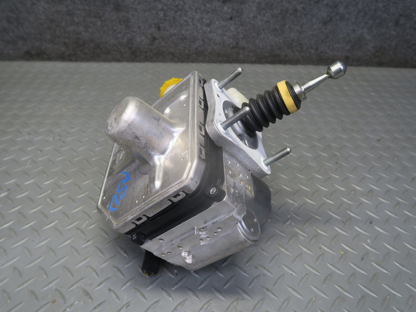 2017-2023 Alfa Romeo Stelvio AWD Anti Lock Brake ABS Pump Module W/ Reservoir