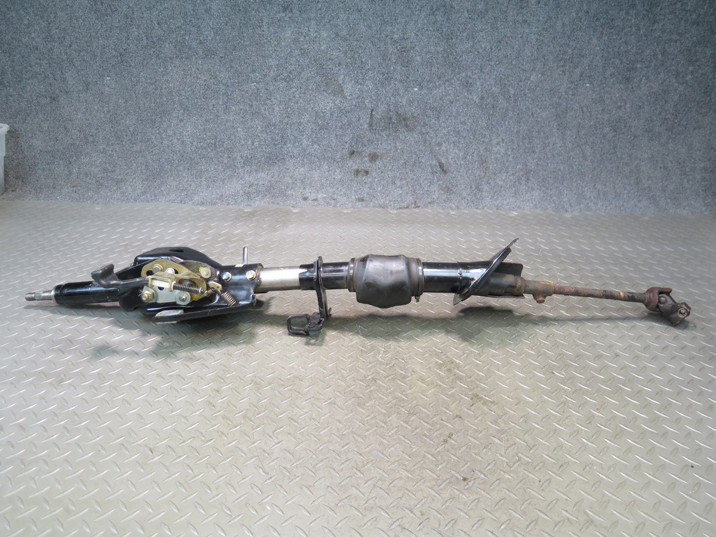 87-89 Nissan Z31 300ZX NON Turbo Steering Column w U Joint Shaft Assembly OEM