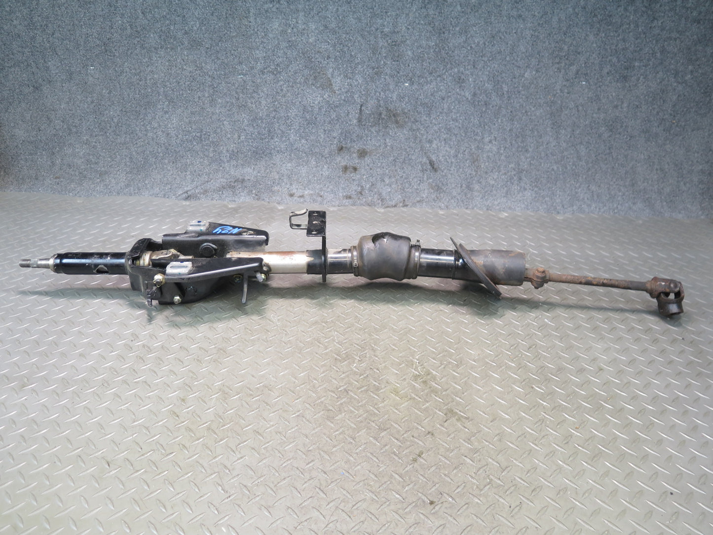 87-89 Nissan Z31 300ZX NON Turbo Steering Column w U Joint Shaft Assembly OEM