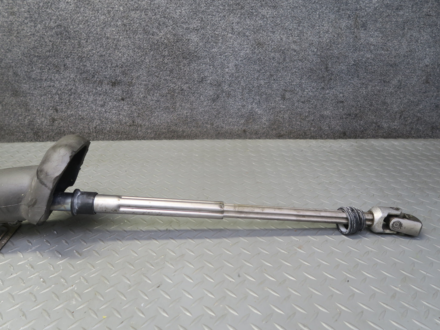 2017-2023 Alfa Romeo Stelvio Manual Adjustment Steering Column Assembly