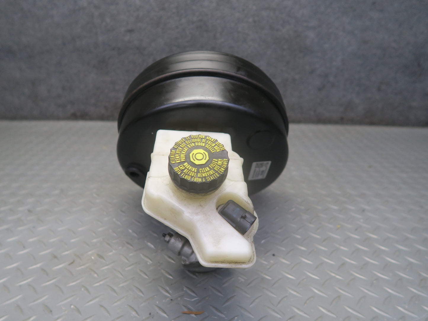 2017-2020 Maserati Levante M161 Brake Master Cylinder Booster Fluid Reservoir