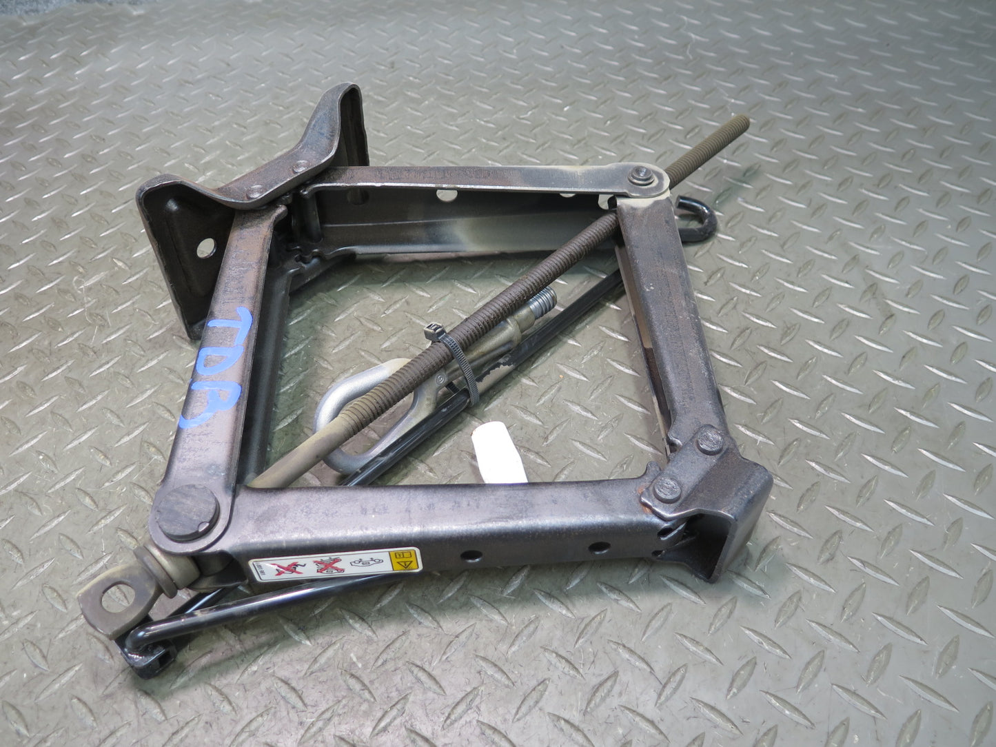 12-18 BMW F30 335ix Spare Tire Lift Jack Wrench Tool Hook & Foam Storage Set OEM