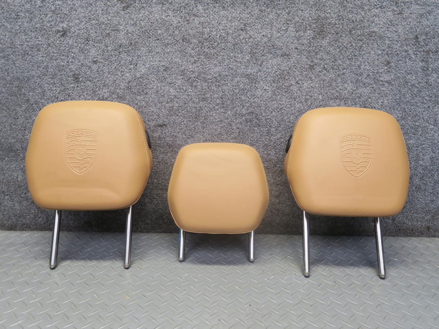2011-2018 Porsche Cayenne 958 Rear Left Center Right Seat Headrest Cognac Set