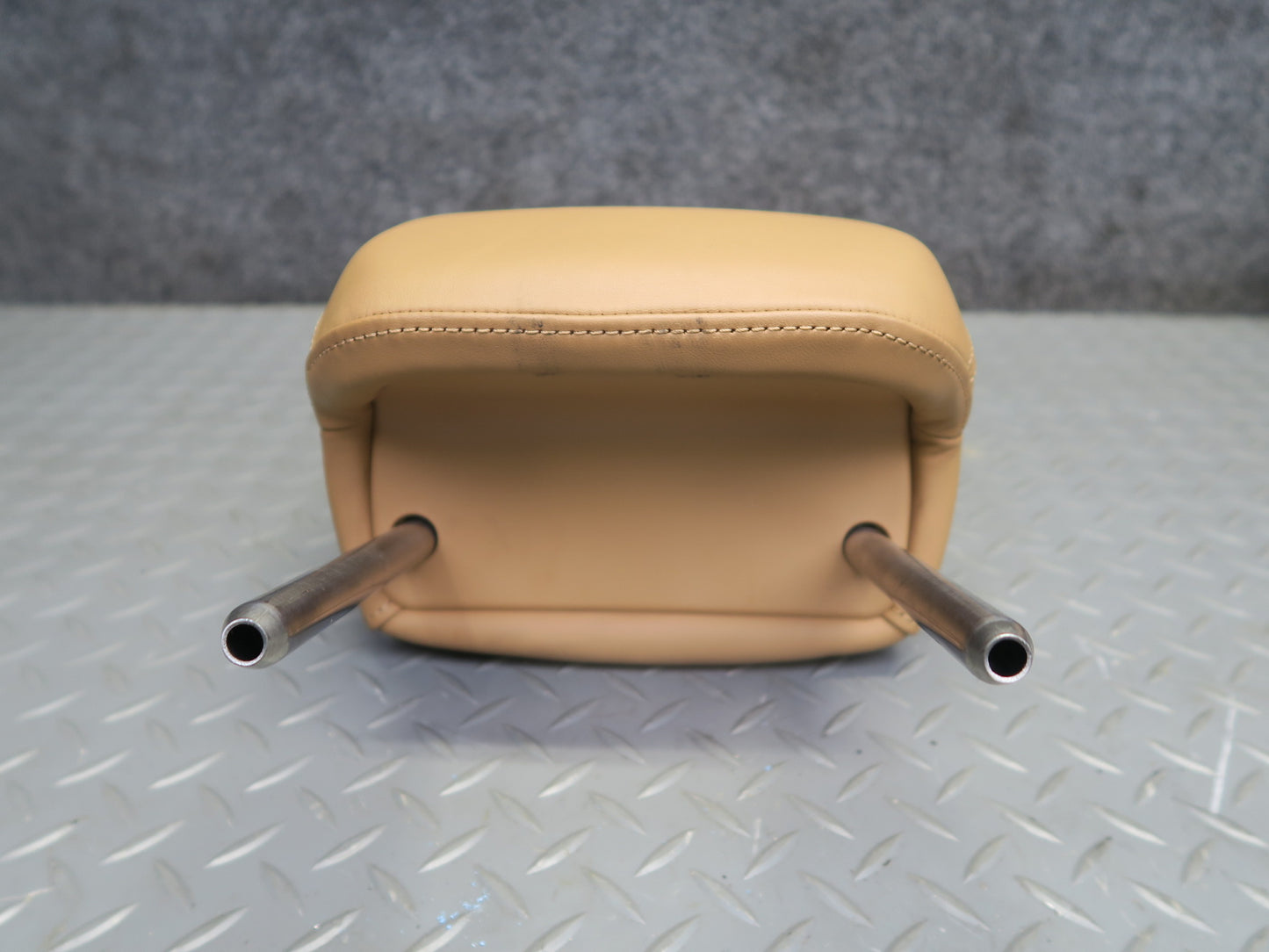 2011-2018 Porsche Cayenne 958 Rear Left Center Right Seat Headrest Cognac Set