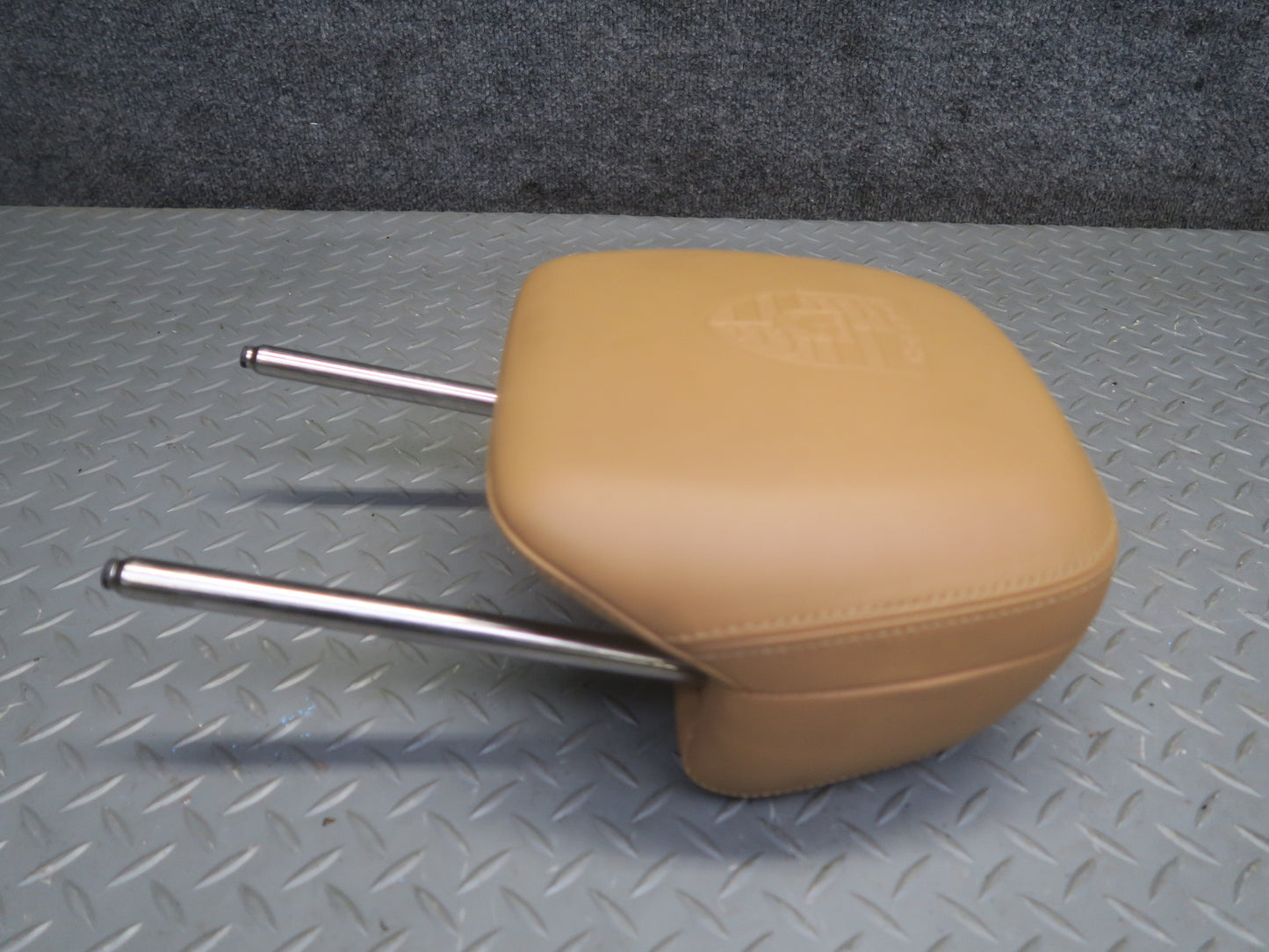 2011-2018 Porsche Cayenne 958 Rear Left Center Right Seat Headrest Cognac Set
