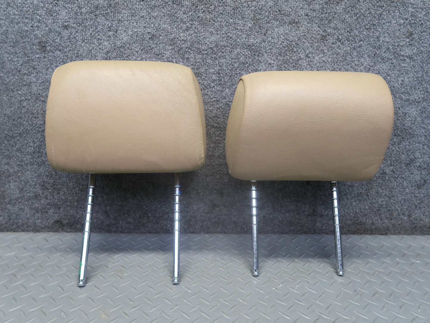 96-99 BMW E36 325iC 328iC Set of 2 Front Left & Right Seat Leather Headrest OEM