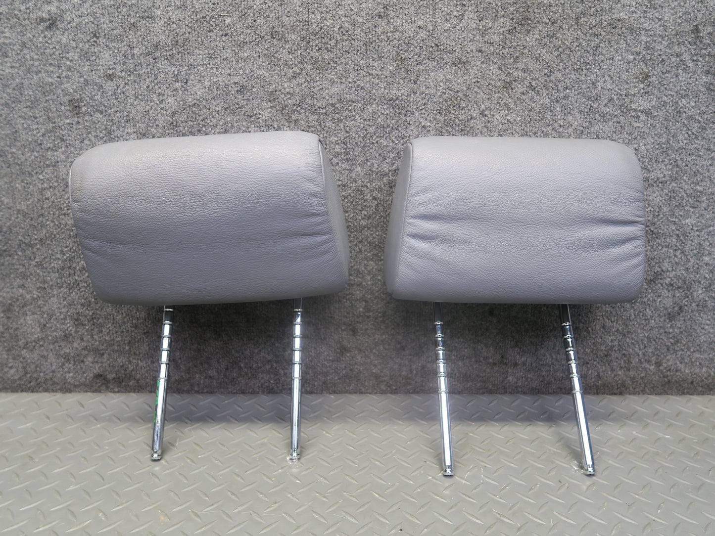 97-03 BMW E39 540ia Set of 2 Front Left & Right Sport Seat Leather Headrest OEM