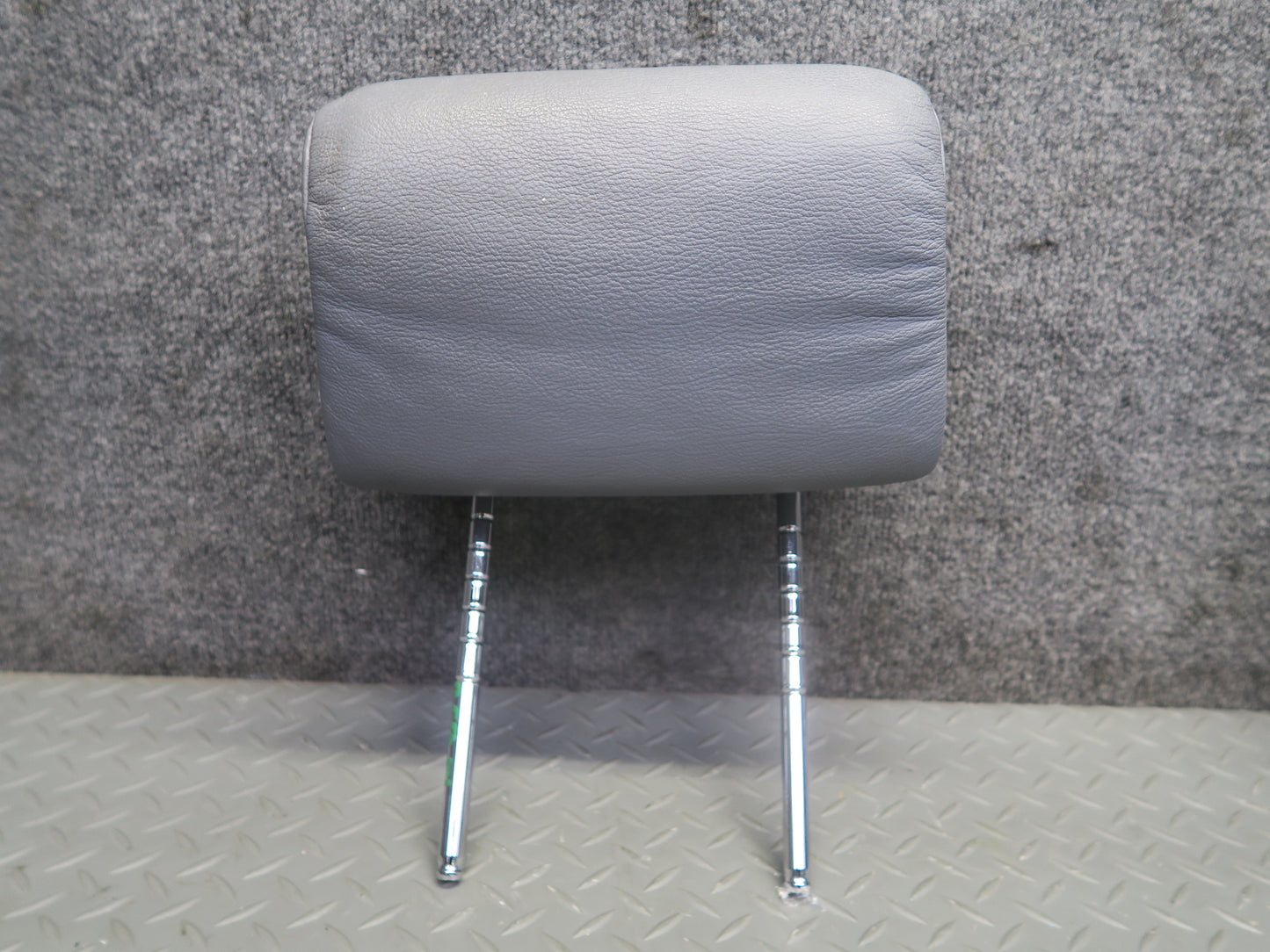 97-03 BMW E39 540ia Set of 2 Front Left & Right Sport Seat Leather Headrest OEM