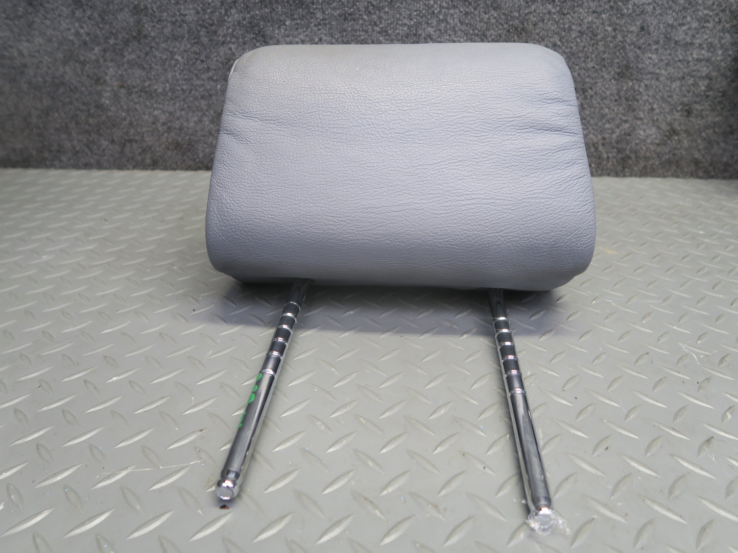 97-03 BMW E39 540ia Set of 2 Front Left & Right Sport Seat Leather Headrest OEM