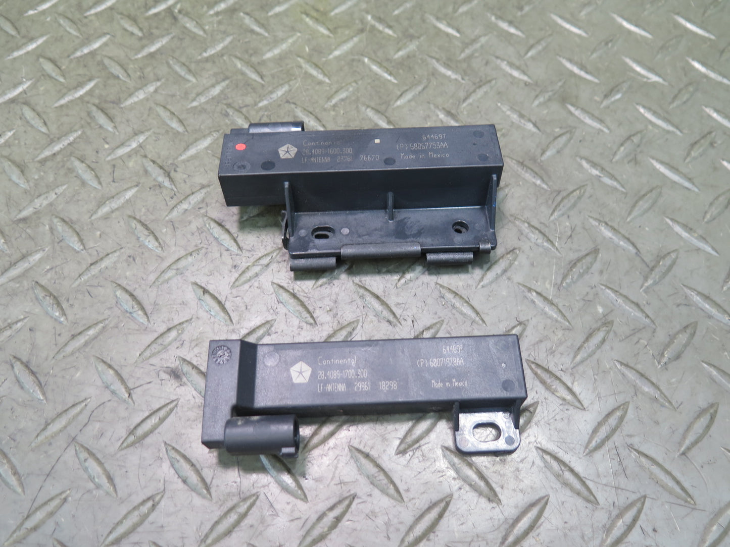 2017-2020 Maserati Levante M161 Keyless Entry Antenna Sensor Set of 2