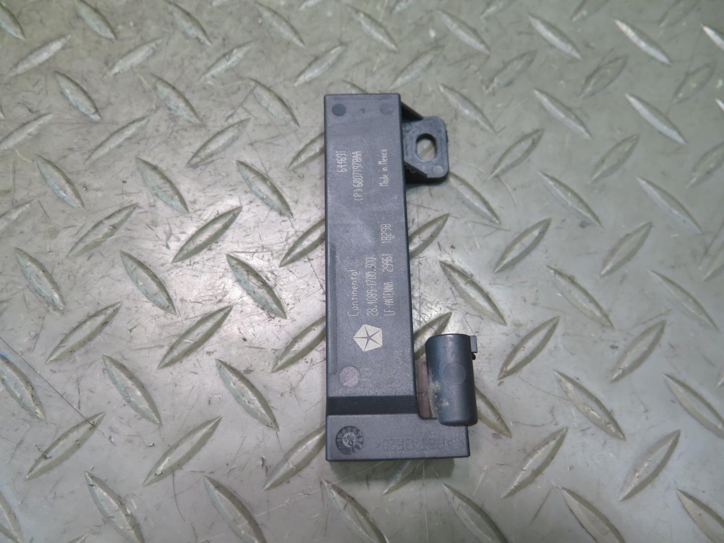 2017-2020 Maserati Levante M161 Keyless Entry Antenna Sensor Set of 2