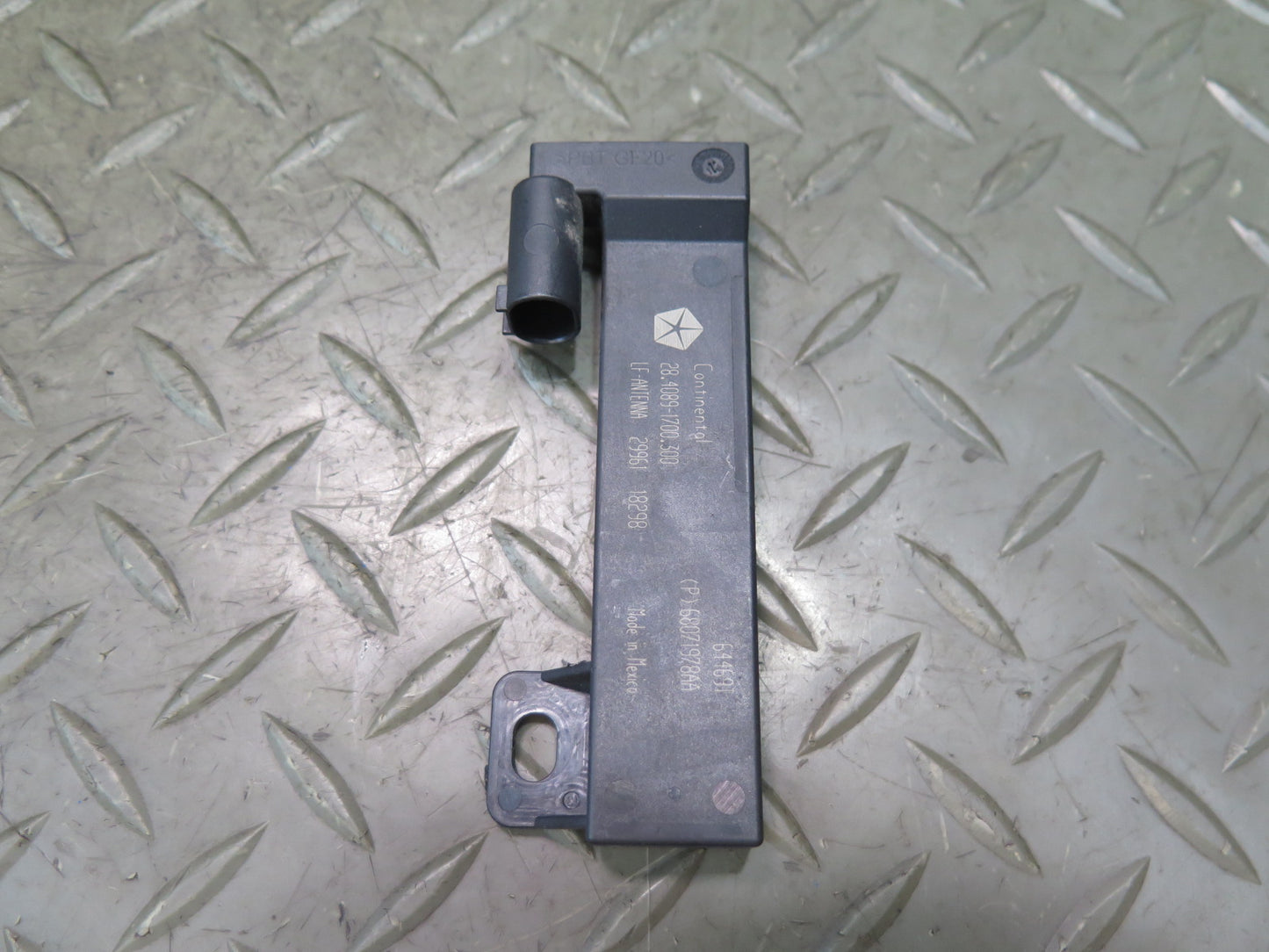 2017-2020 Maserati Levante M161 Keyless Entry Antenna Sensor Set of 2