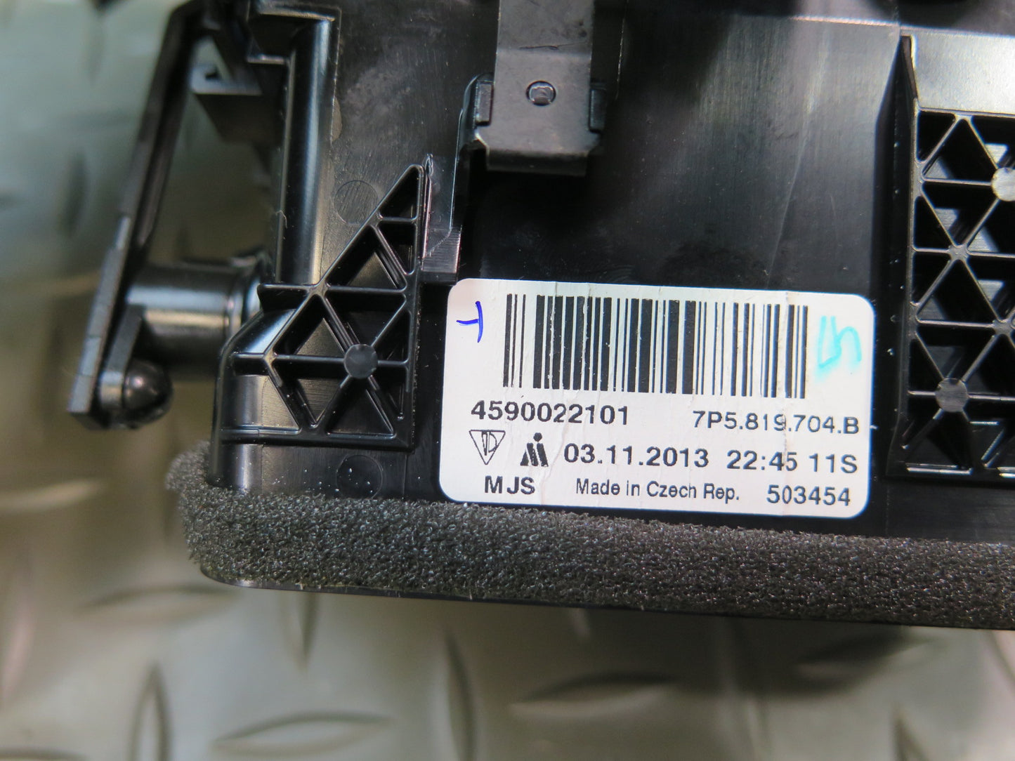2011-2018 Porsche Cayenne 958 Dash Front Right A/C Air Vent Grille 7P5819704B