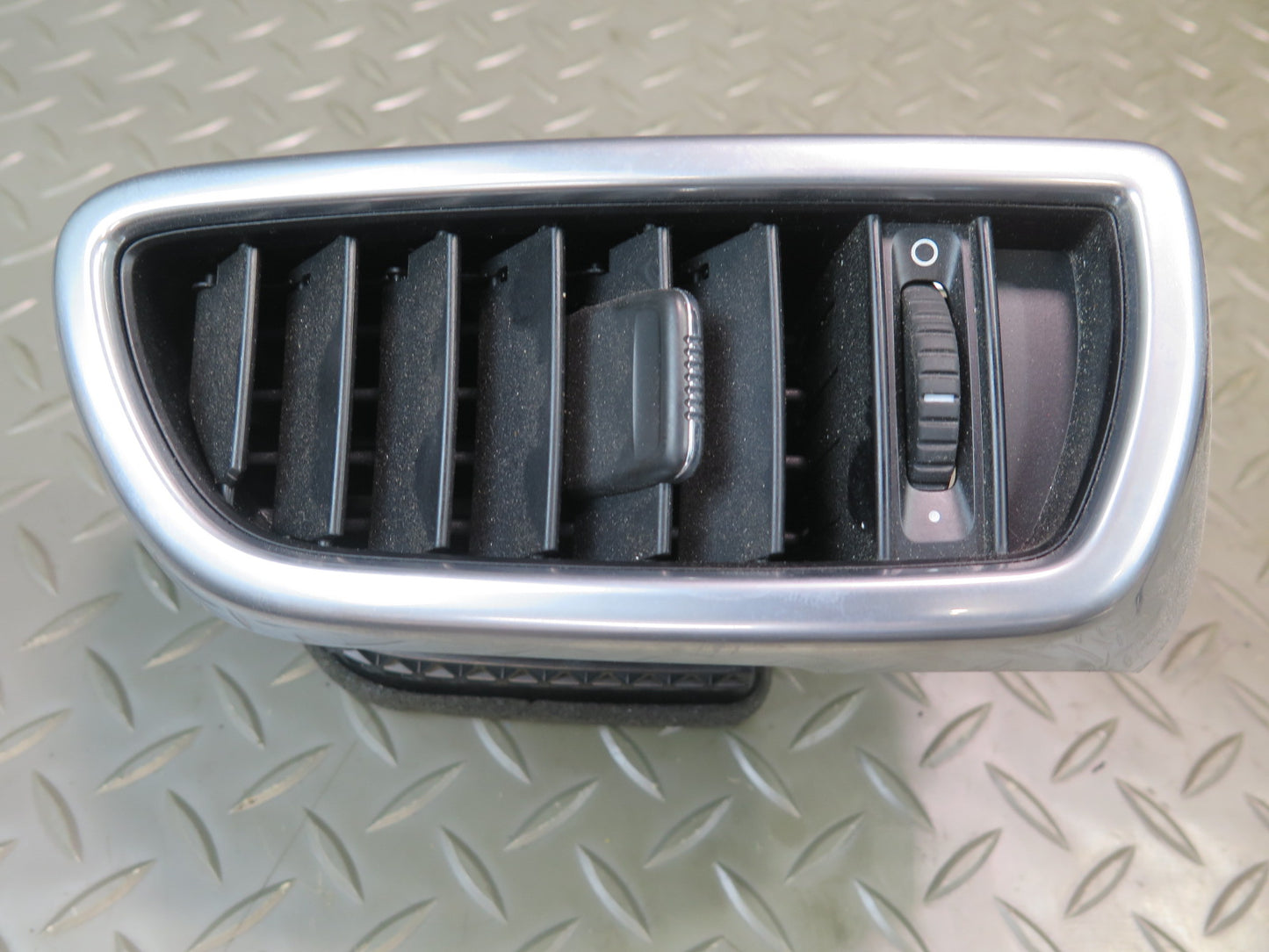 2011-2018 Porsche Cayenne 958 Dash Front Right A/C Air Vent Grille 7P5819704B