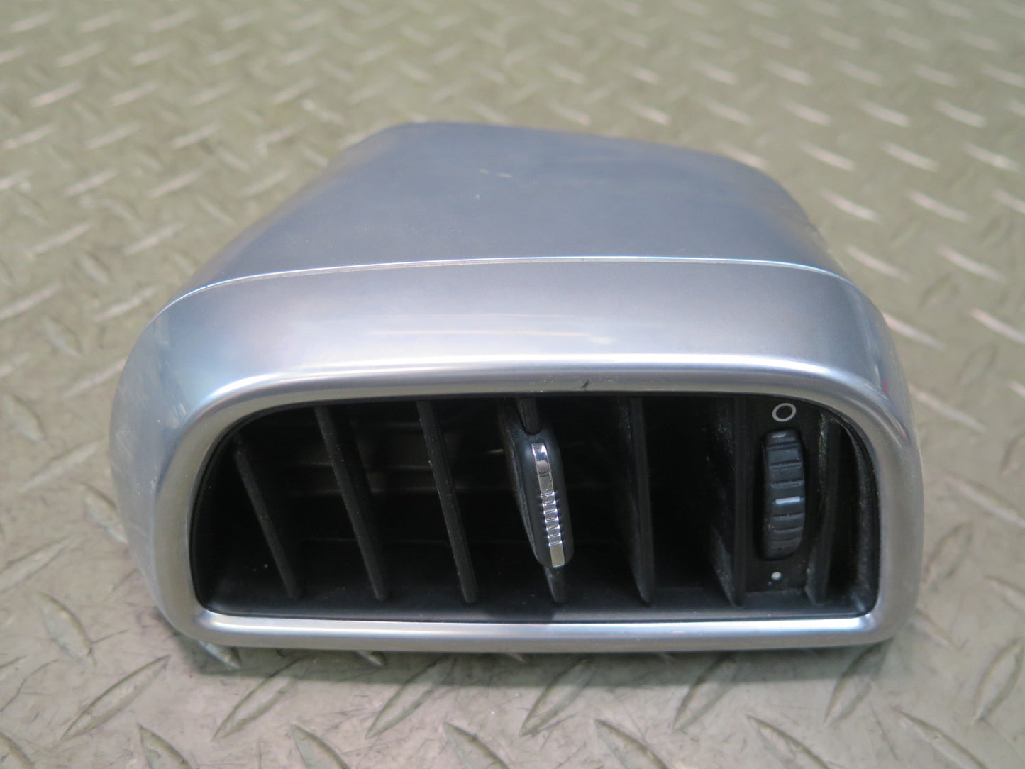 2011-2018 Porsche Cayenne 958 Rear Right Center A/C Air Vent Grille 7P5819204