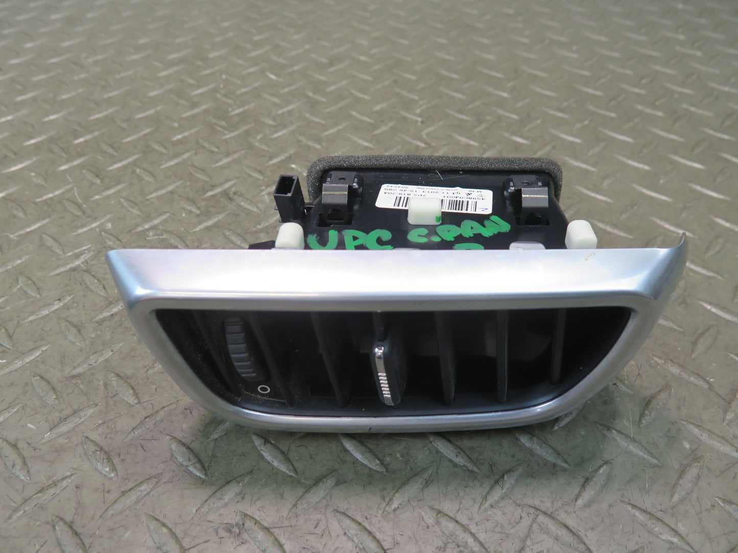2011-2018 Porsche Cayenne 958 Rear Right Center A/C Air Vent Grille 7P5819204