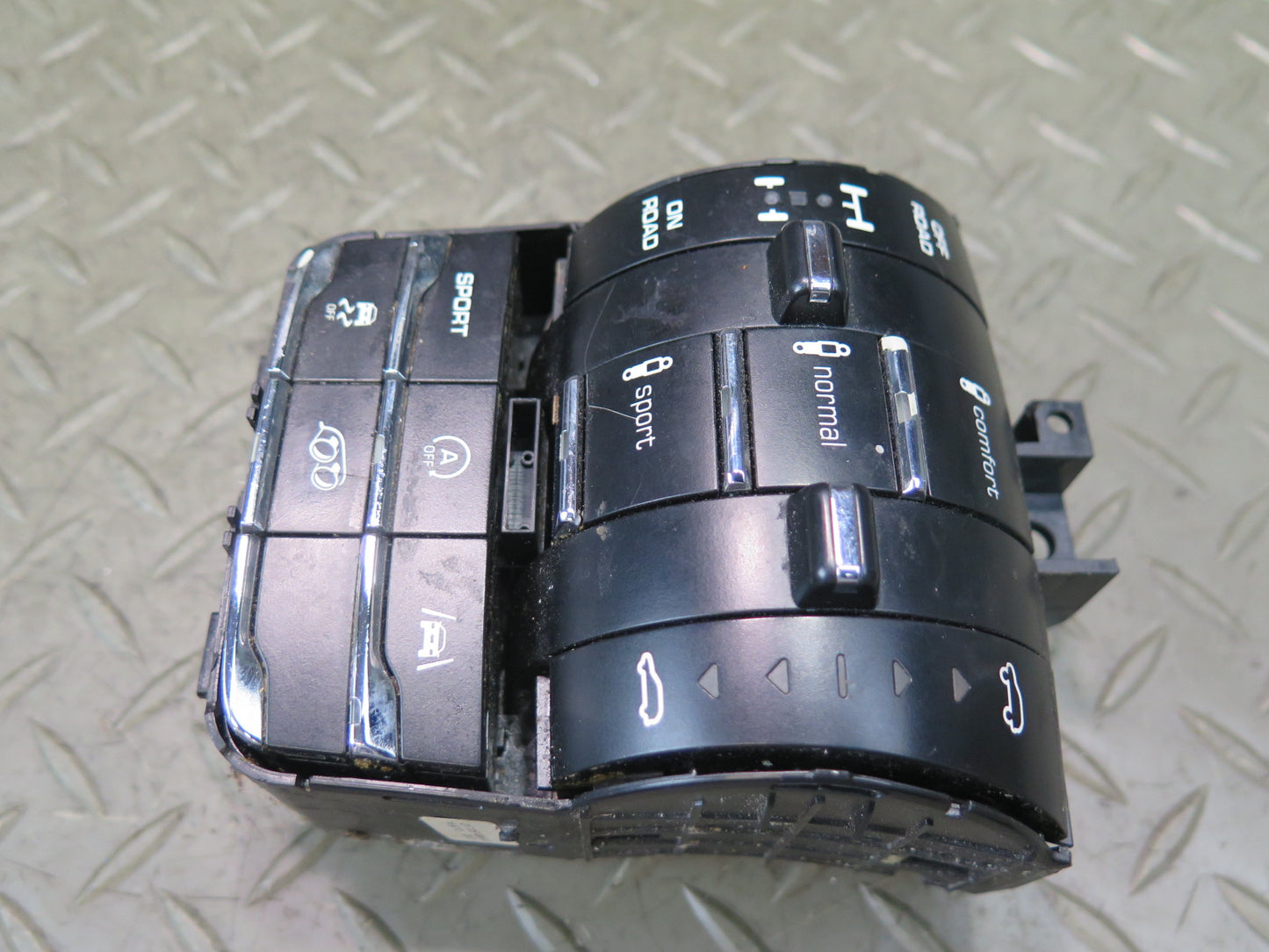2013-2014 Porsche Cayenne 958 GTS Traction Suspension Control Switch 7P5927127DH