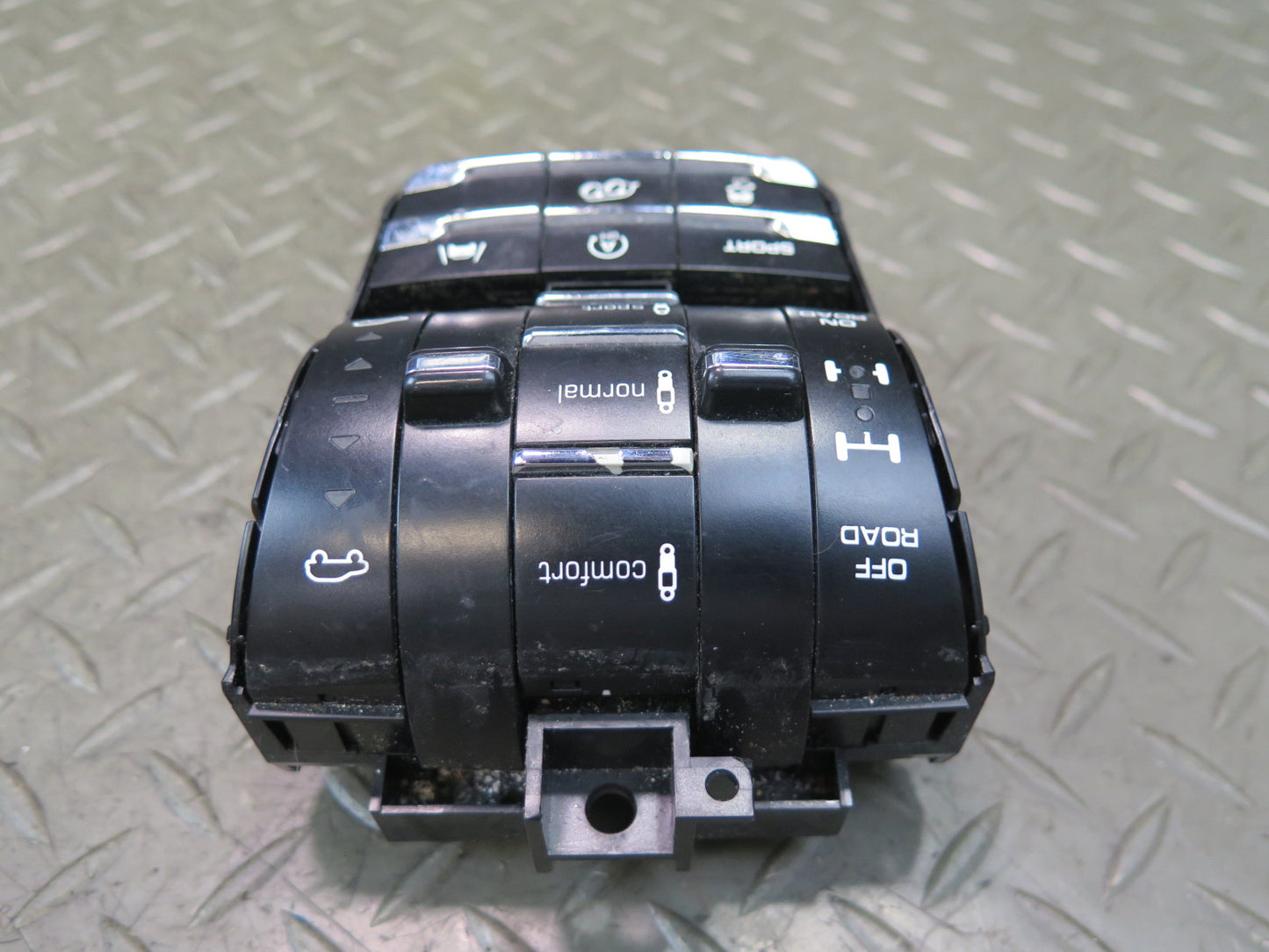 2013-2014 Porsche Cayenne 958 GTS Traction Suspension Control Switch 7P5927127DH