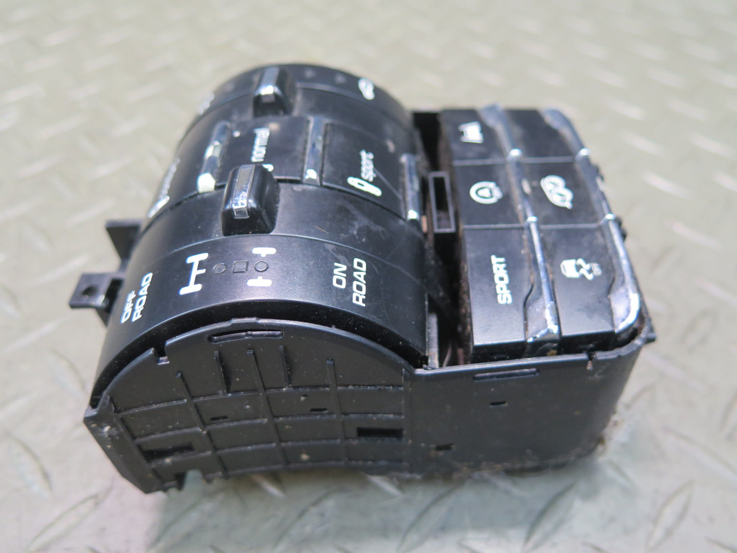 2013-2014 Porsche Cayenne 958 GTS Traction Suspension Control Switch 7P5927127DH