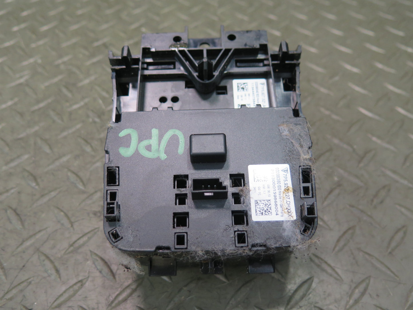 2013-2014 Porsche Cayenne 958 GTS Traction Suspension Control Switch 7P5927127DH