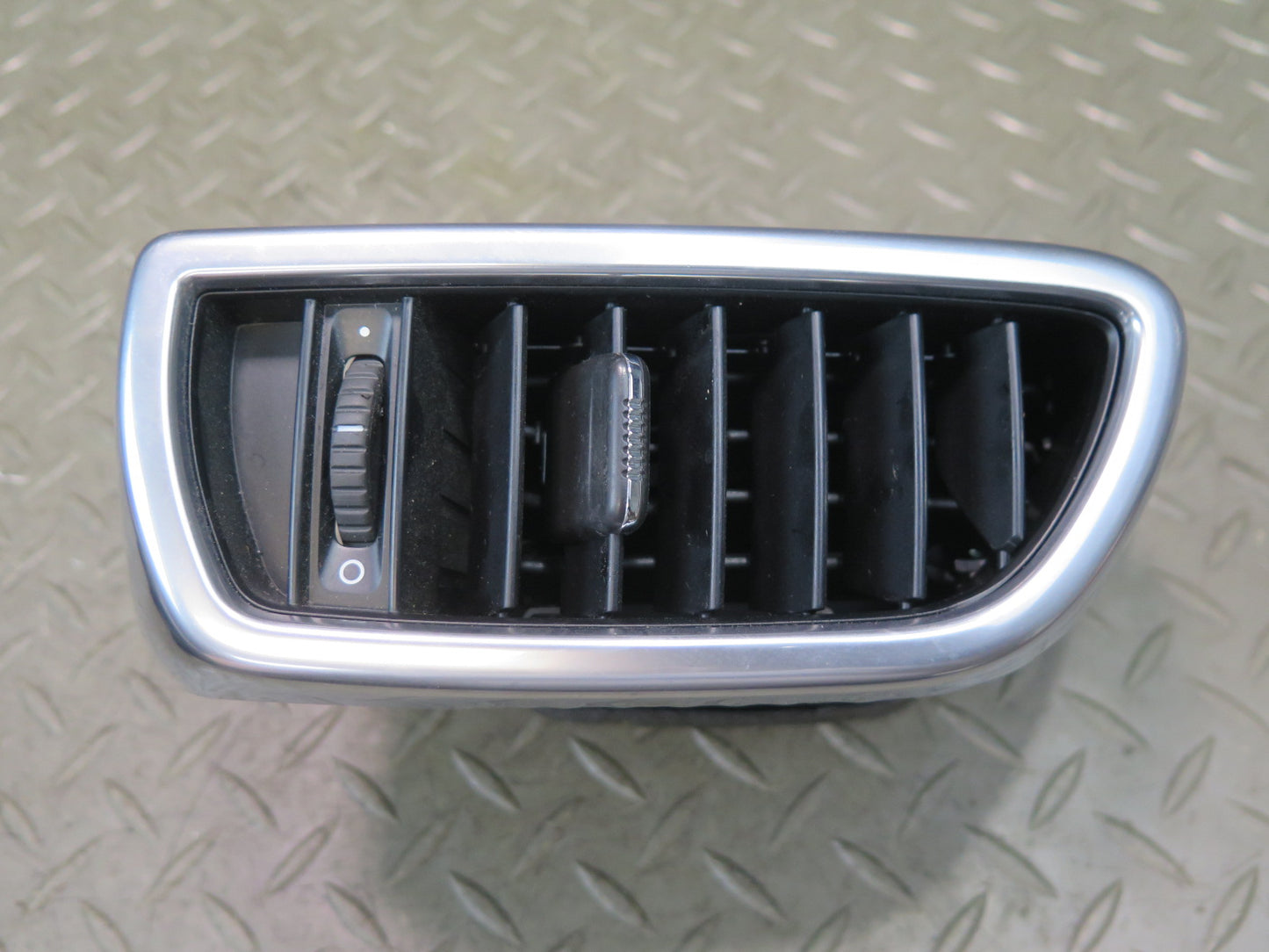 2011-2018 Porsche Cayenne 958 Dash Front Left A/C Air Vent Grille 7P5819703B