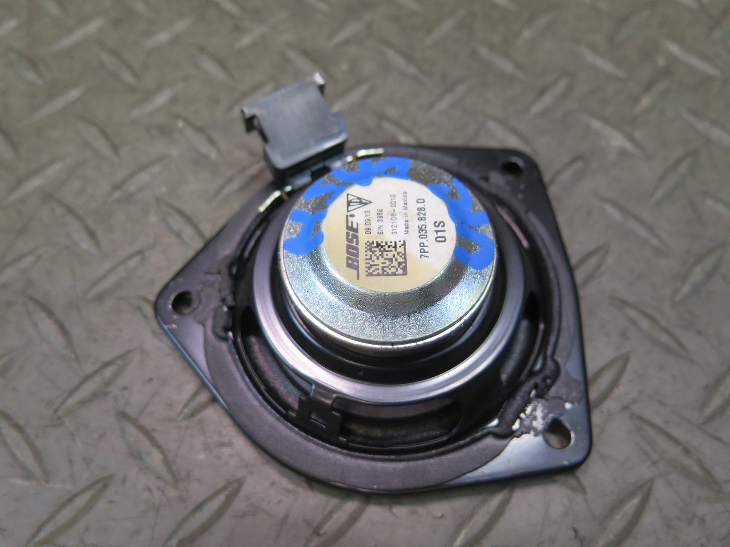 2011-2018 Porsche Cayenne 958 Dash Instrument Panel Center Speaker 7PP035828D