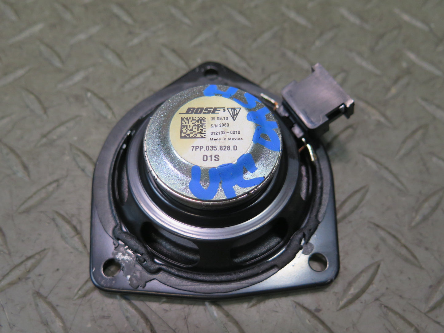 2011-2018 Porsche Cayenne 958 Dash Instrument Panel Center Speaker 7PP035828D