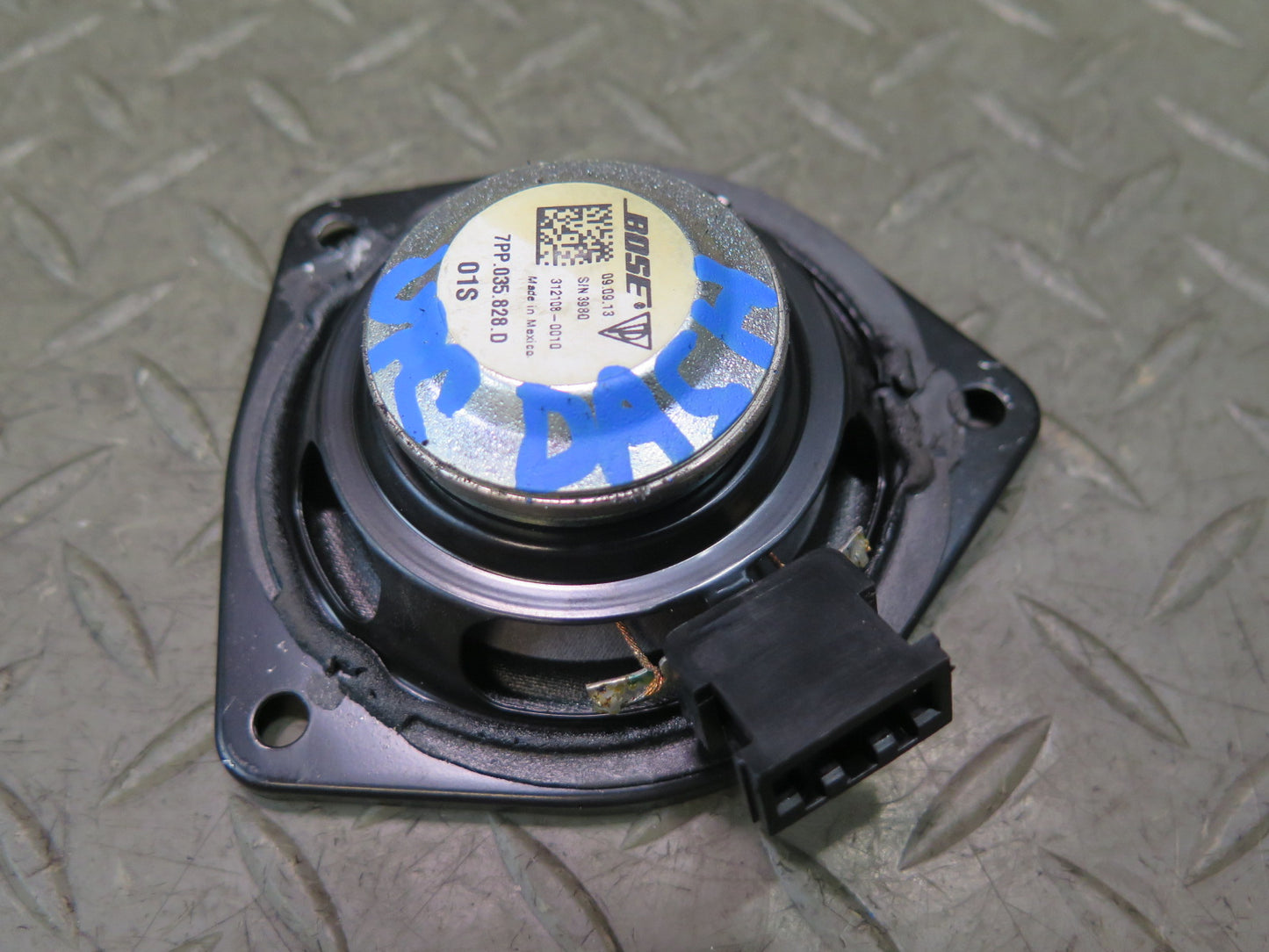 2011-2018 Porsche Cayenne 958 Dash Instrument Panel Center Speaker 7PP035828D