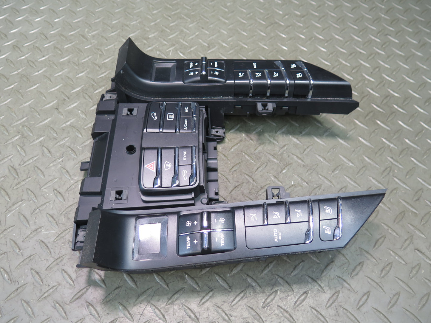 2011-2014 Porsche Cayenne 958 Front A/C Climate Control Temp Switch Unit