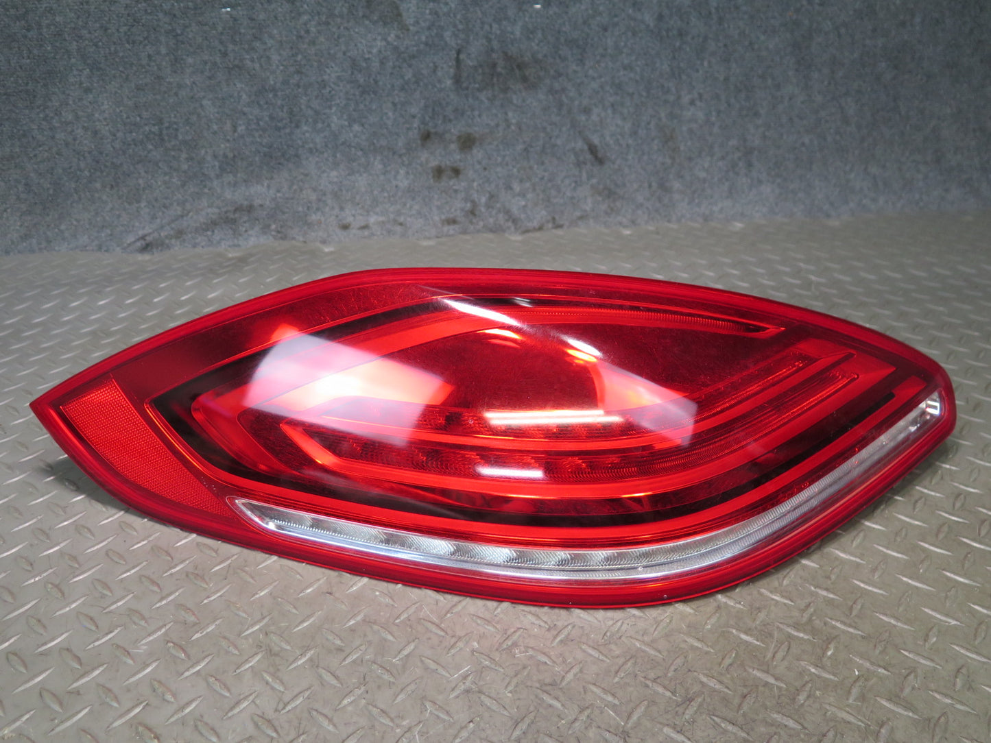 2014-2016 Porsche Panamera 970 Rear Left & Right Side Tail Light Lamp Set