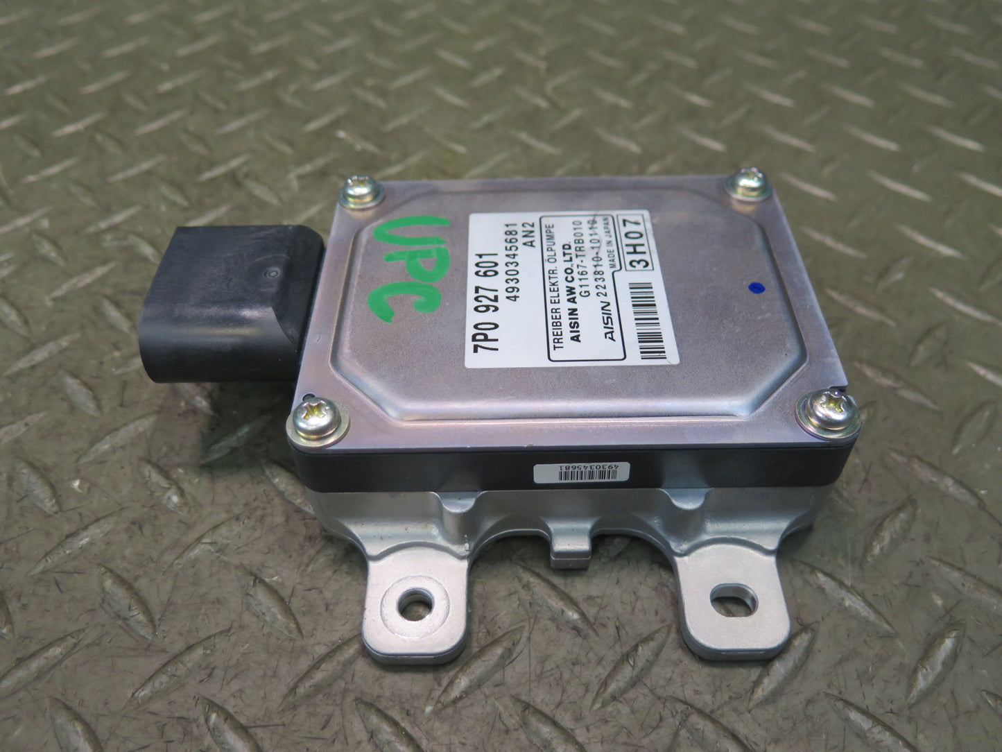 2011-2018 Porsche Cayenne 958 Hydraulic Oil Pump Control Module 7P0927601
