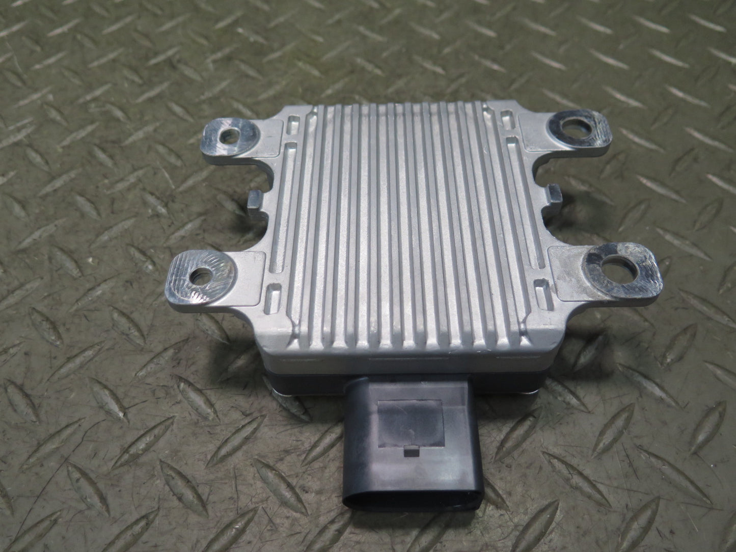 2011-2018 Porsche Cayenne 958 Hydraulic Oil Pump Control Module 7P0927601