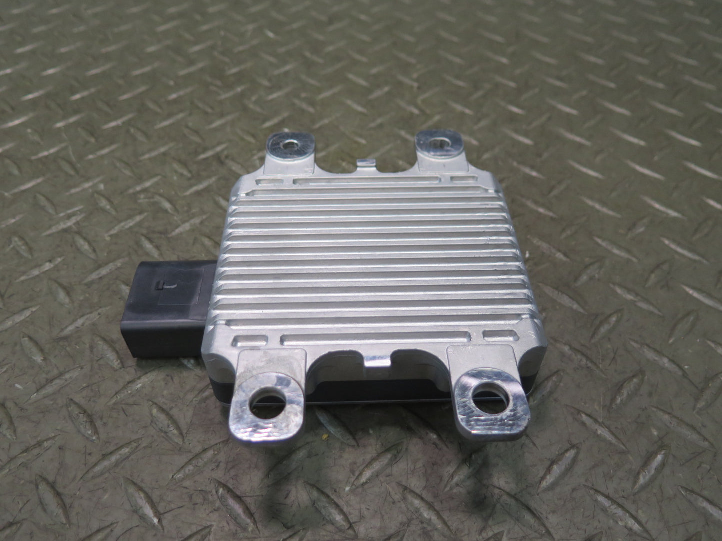 2011-2018 Porsche Cayenne 958 Hydraulic Oil Pump Control Module 7P0927601