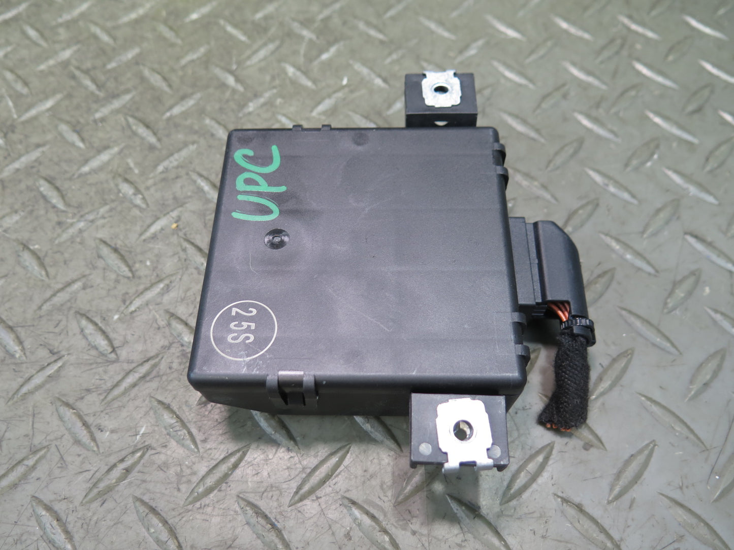 2011-2018 Porsche Cayenne 958 Gateway Control Module 7PP907530R