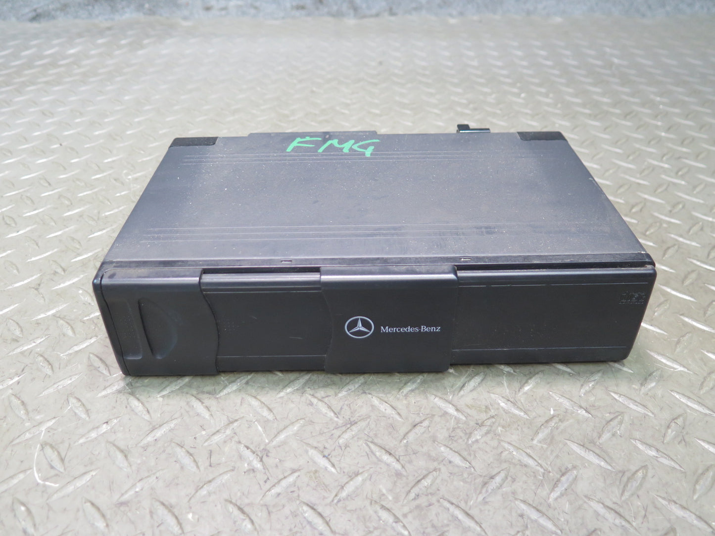 2002-2012 Mercedes W463 G500 CD Changer Player w Magazine 2038209089