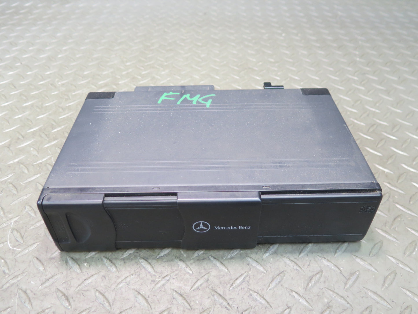 2002-2012 Mercedes W463 G500 CD Changer Player w Magazine 2038209089