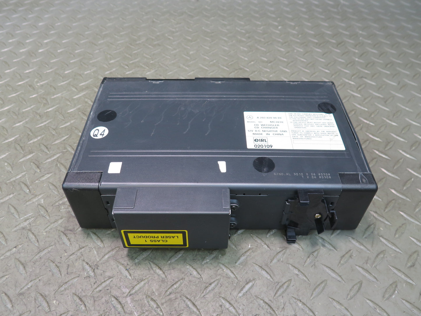 2002-2012 Mercedes W463 G500 CD Changer Player w Magazine 2038209089