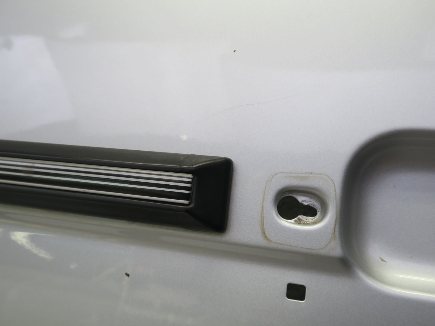 2002-2012 Mercedes W463 G500 G550 Front Left Driver Side Door Shell Panel Silver