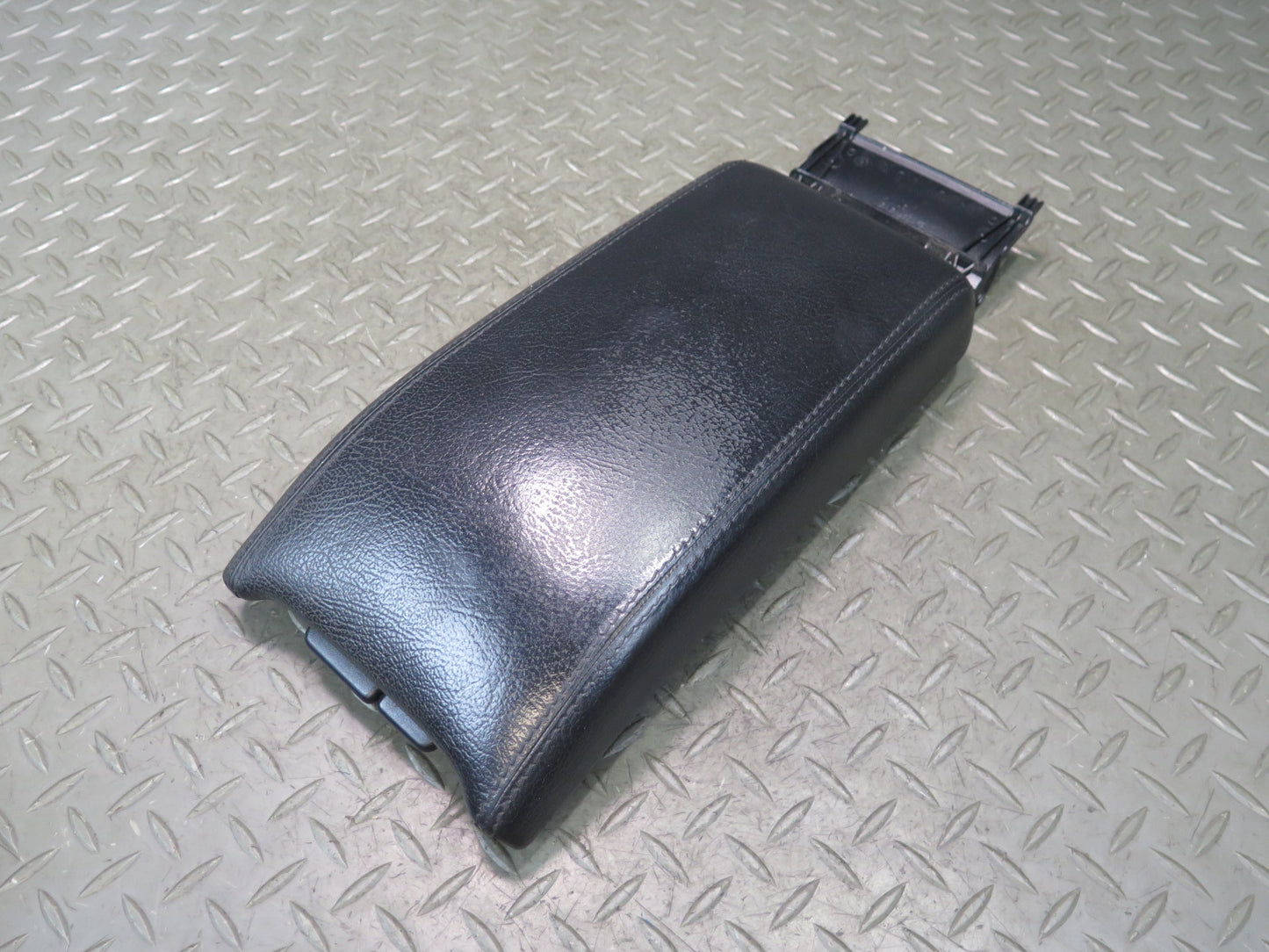 2002-2012 Mercedes W463 G500 Center Console Leather Armrest Lid Black