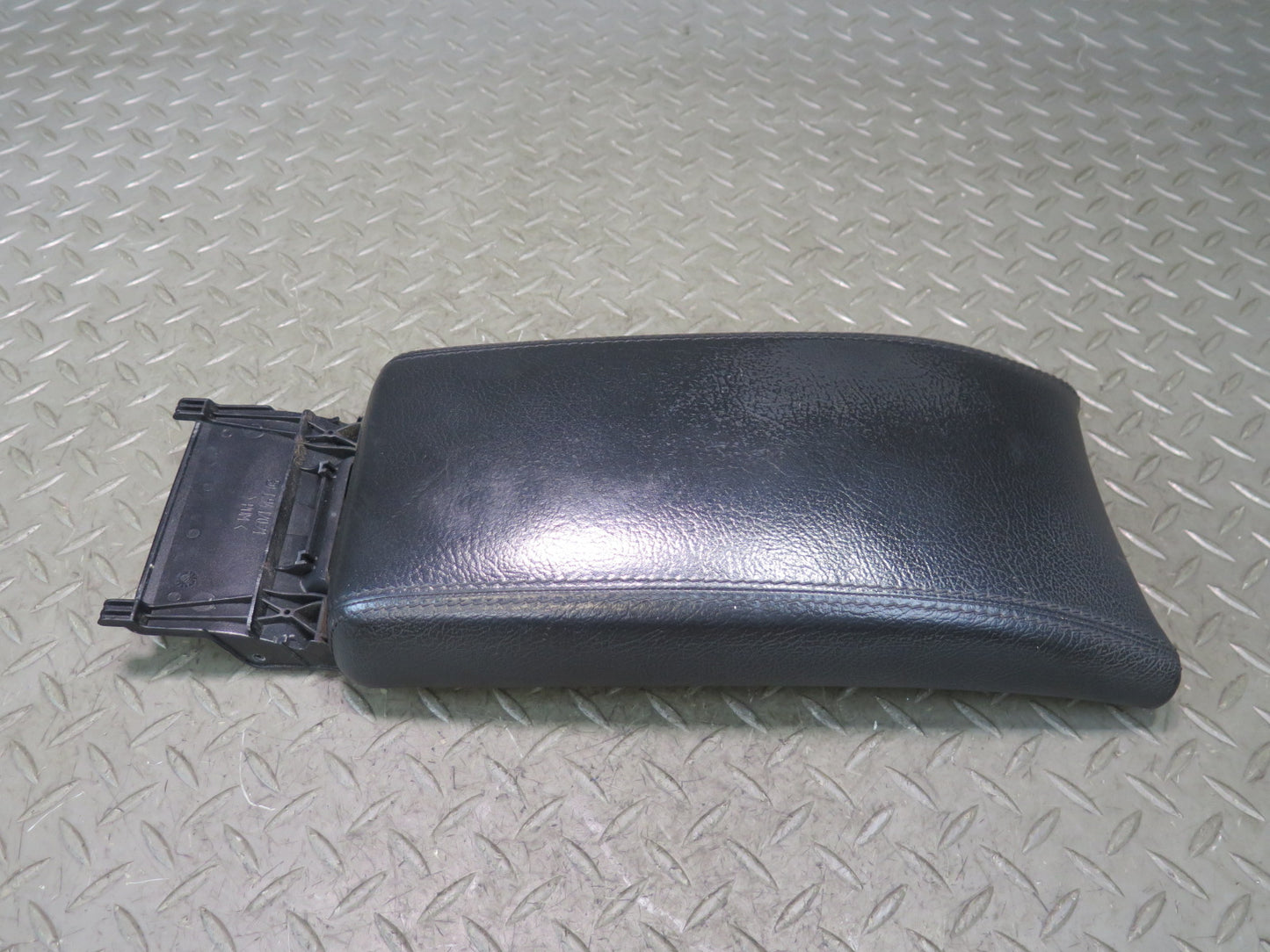 2002-2012 Mercedes W463 G500 Center Console Leather Armrest Lid Black